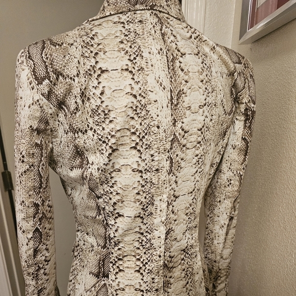 Snakeskin Print Blazer - Picture 6 of 6
